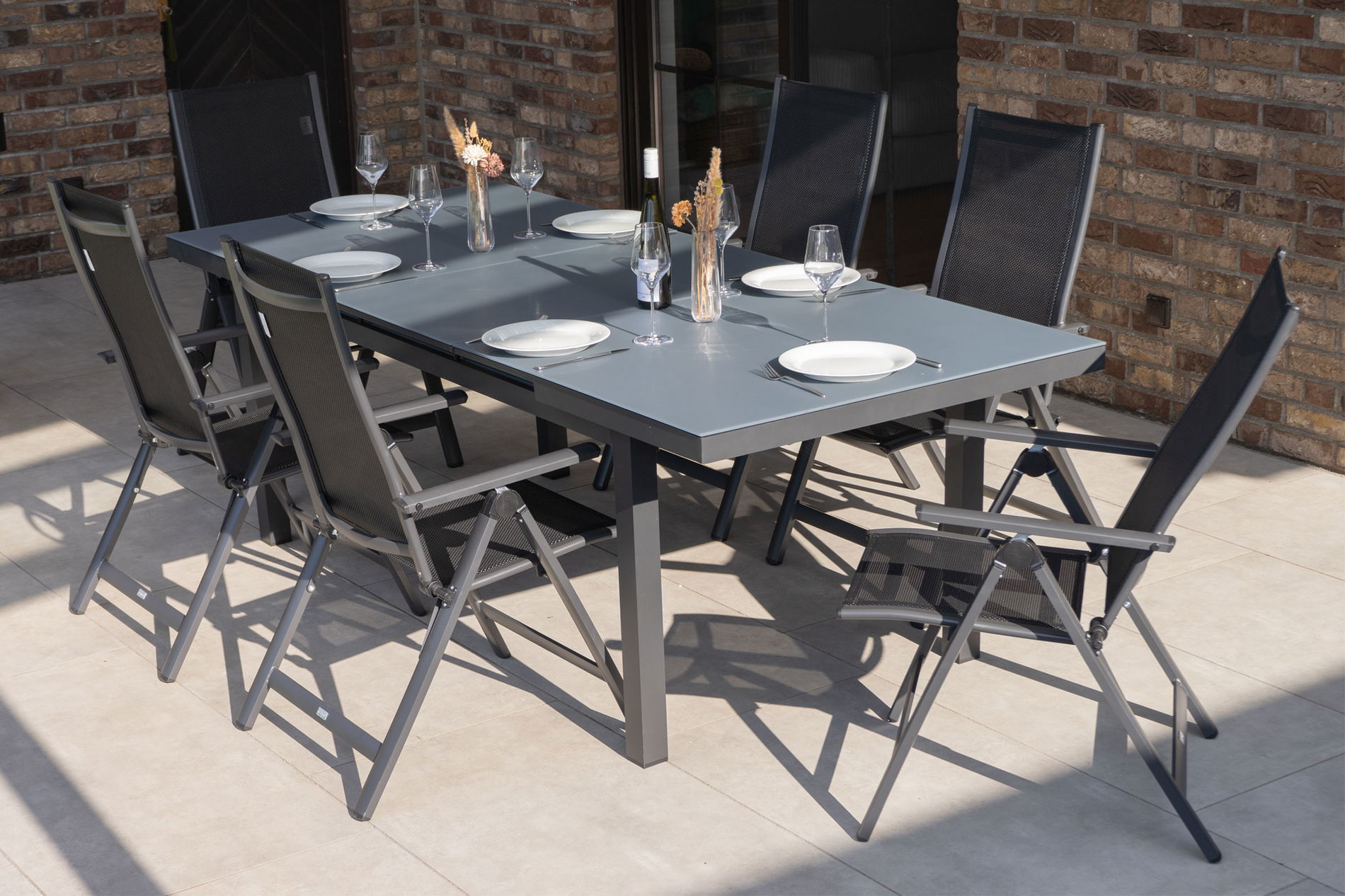 OUTFLEXX Conjunto Premium de comedor para jardín, antracita mate, Alu/Textilene, Mesa 180/240x100cm, 6 Sillas plegables