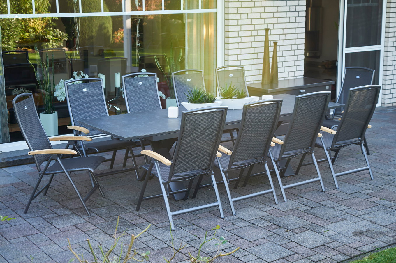 Hartman Modelo especial Xanadu / Raffaelo Conjunto comedor jardín, xerix/antracita, Alu/Vitrocerámica, 10 sillas plegables, 220/280x100cm 21095__1