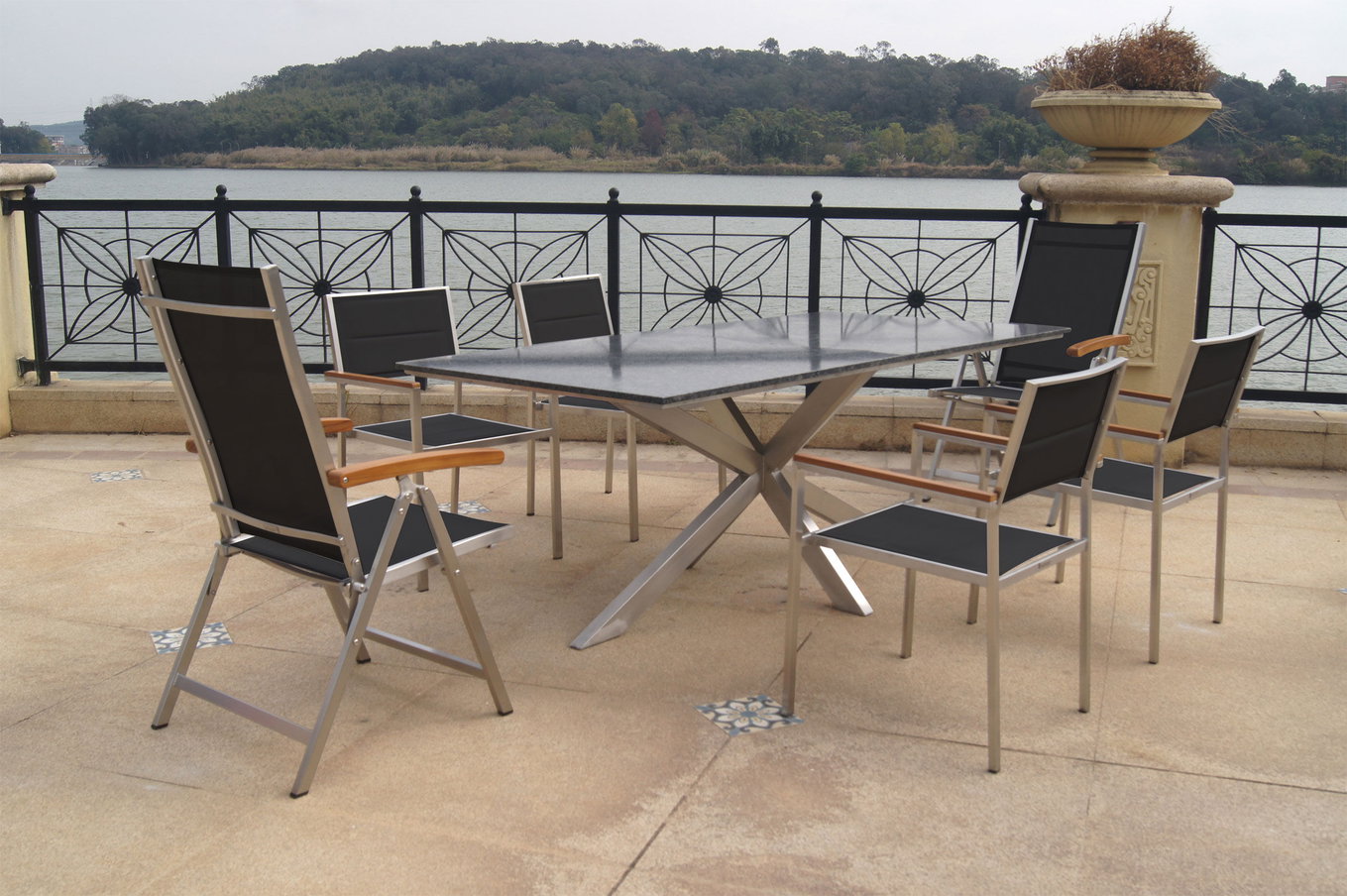 Conjunto de comedor OUTFLEXX, plateado/negro, Acero inoxidable/Granito/Textil, 200x100 cm, 4 sillas, 2 sillas plegables, acolchado, reposabrazos de teca 22788__1
