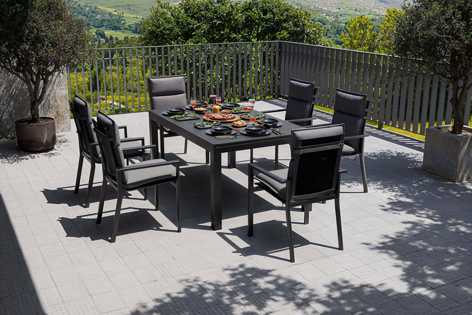 Conjunto de comedor premium OUTFLEXX, antracita mate/negro, Aluminio/Spraystone/Textilene, mesa 160/260 x 100 cm, extensible, 6 sillas apilables incl. 6 cojines