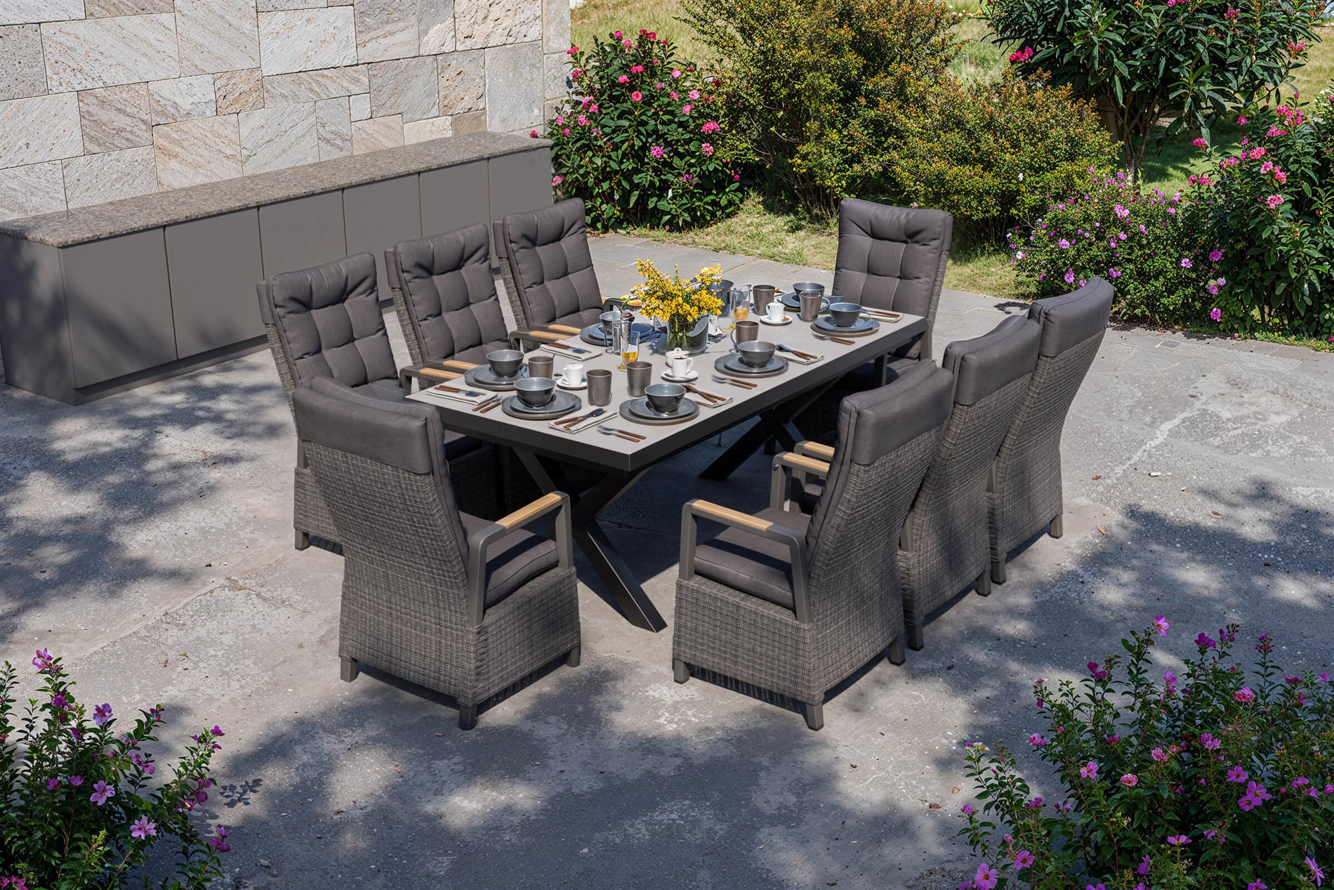 OUTFLEXX Serro Conjunto de comedor de jardín, negro/antracita/gris, Alu/Polirratán/Imitación de piedra, 200/260 x 100 cm, 8 sillas de comedor, certificado FSC®, extensible