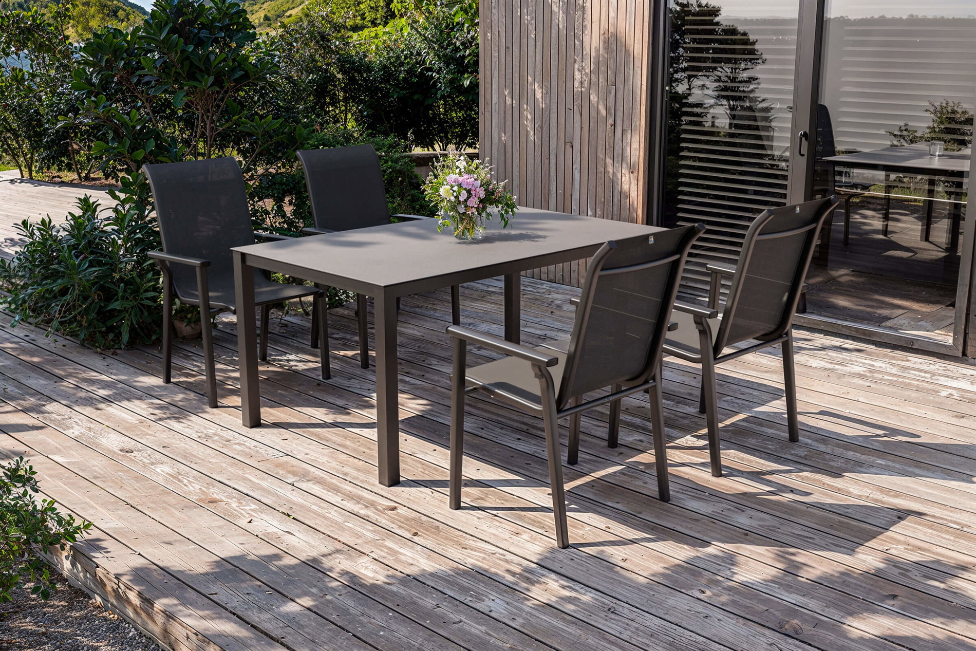 KETTLER Modelo exclusivo BasicPlus 2026 Conjunto de comedor de jardín, antracita, aluminio/textilene/vidrio, mesa 160 x 95 cm, 4 sillas apilables