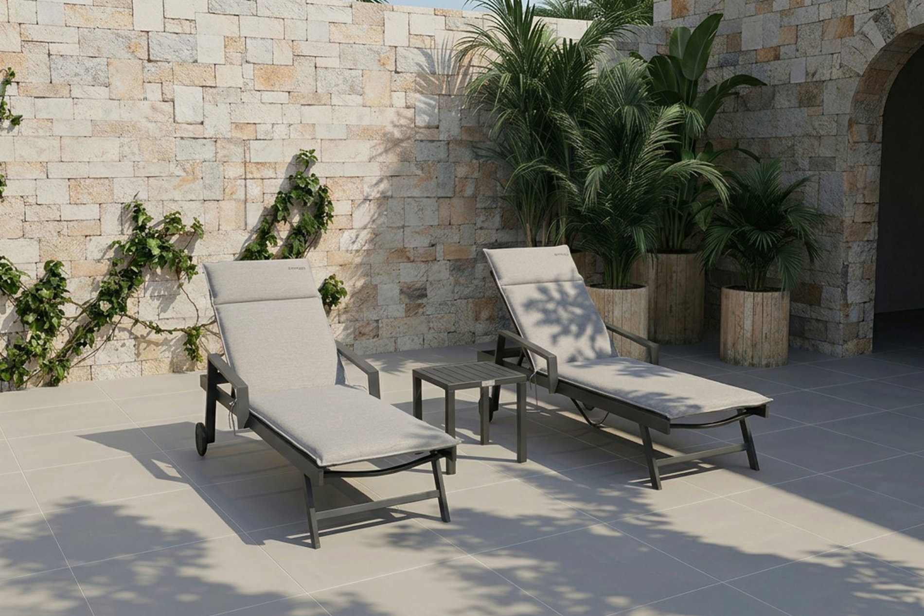 OUTFLEXX Liegen-Set, anthrazit/nature, Aluminium/Textilene/Polyester, Tisch 40 x 40 cm, 2 Auflagen, Rückenlehne verstellbar, rollbar OUTFLEXX Liegen-Set, anthrazit/nature, Aluminium/Textilene/Polyester, Tisch 40 x 40 cm, 2 Auflagen, Rückenlehne verstellbar, rollbar